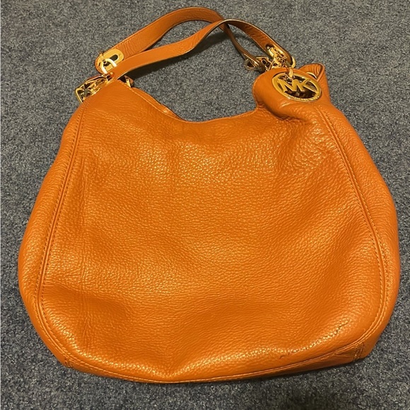 Michael Kors leather bag
3 compartment 
Gold hardware - Picture 2 of 8